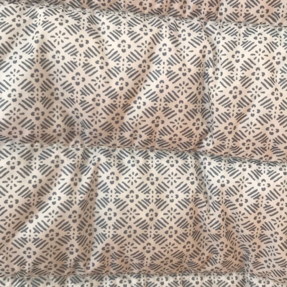 Patterned Vest - Picture 3 of 4